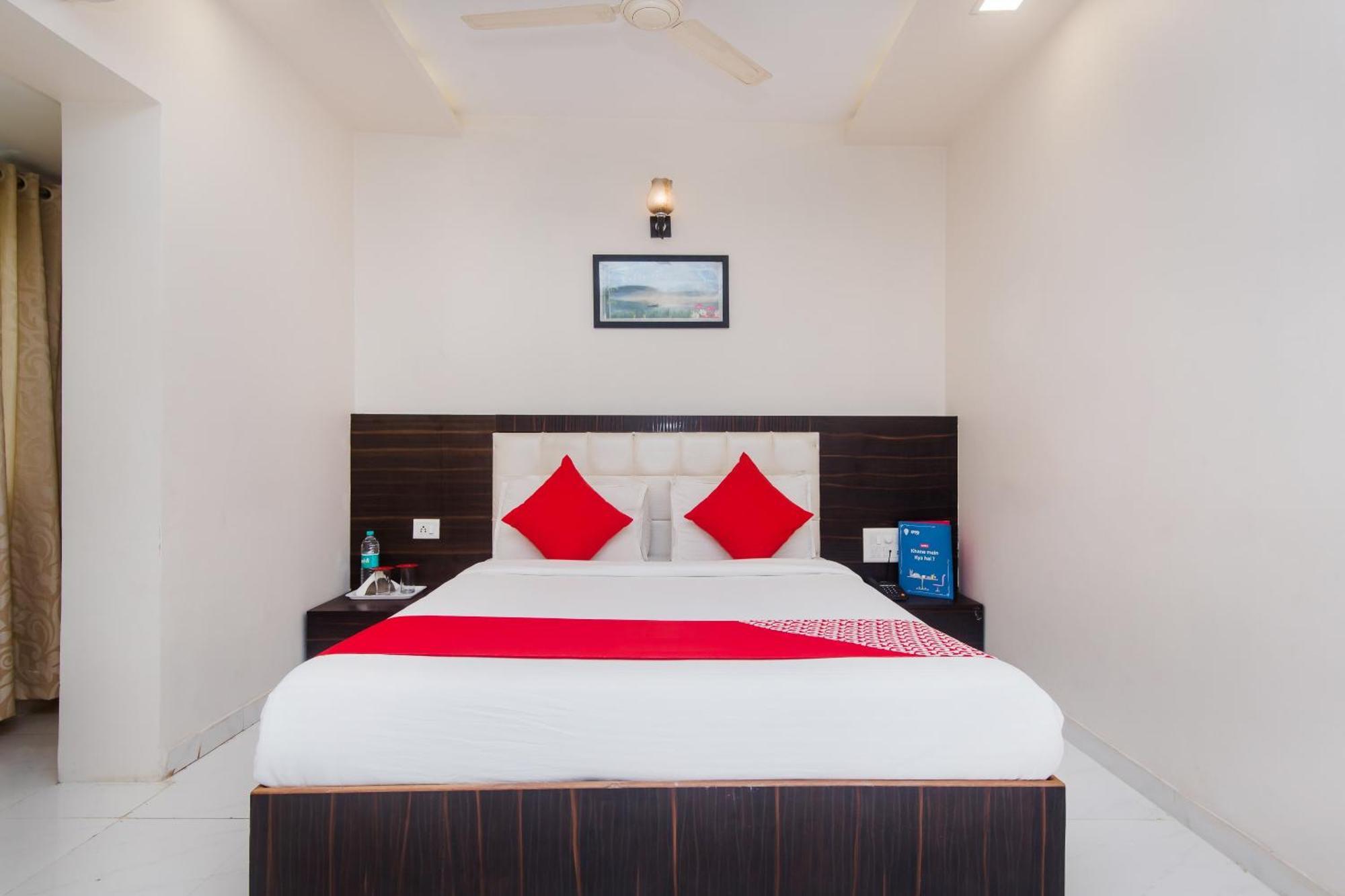 Hotel O Alfa Grand Near Chhatrapati Shivaji International Airport Bombaim Exterior foto
