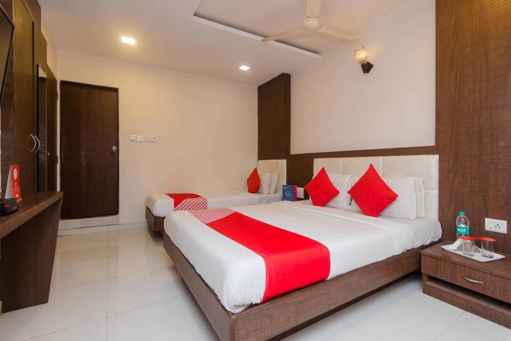 Hotel O Alfa Grand Near Chhatrapati Shivaji International Airport Bombaim Exterior foto